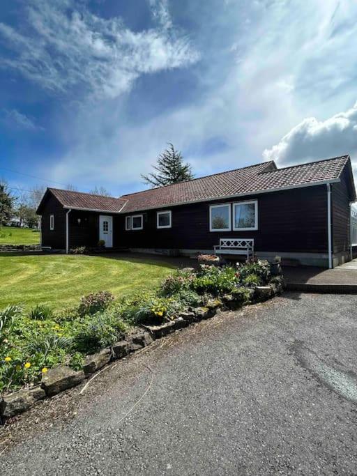 Wooden Cottage With Lake View Enniskillen Eksteriør bilde